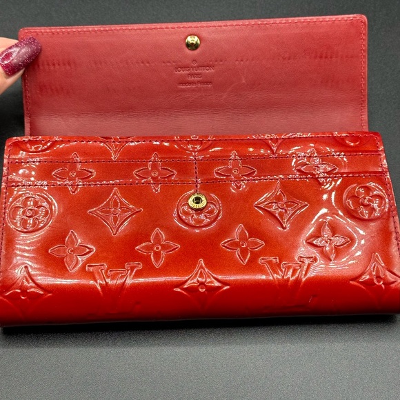 🚫SOLD🚫❤️Authenticated Louis Vuitton Vernis Porte Feuille Sarah Long Wallet ❤️ - Picture 4 of 16